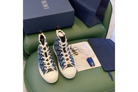 DR B23 Sneakers - Image 2