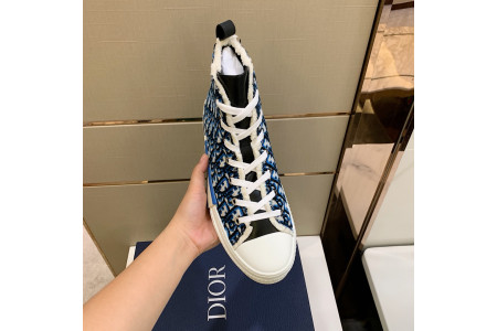 DR B23 Sneakers - Image 3