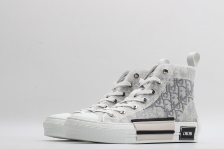DR B23 Sneakers - Image 3