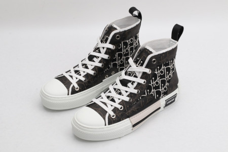 DR B23 Sneakers - Image 6