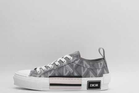DR B23 Sneakers