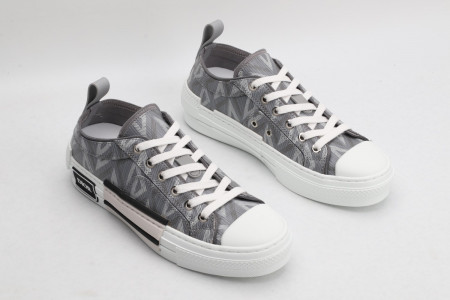 DR B23 Sneakers - Image 3