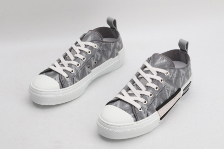 DR B23 Sneakers - Image 4