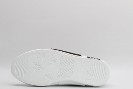 DR B23 Sneakers - Image 6