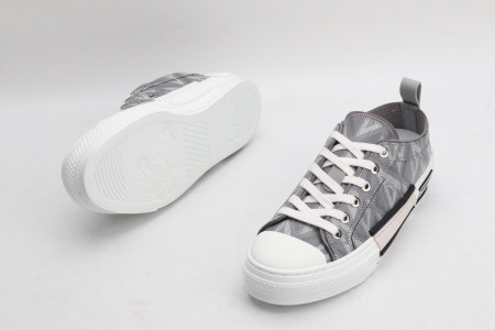 DR B23 Sneakers - Image 9