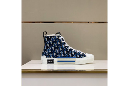 DR B23 Sneakers - Image 9