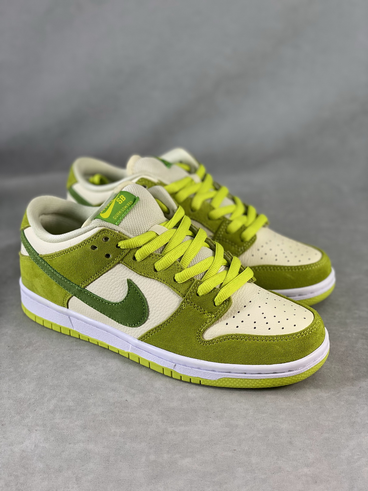 Nike SB Dunk Low Green Apple - Image 9