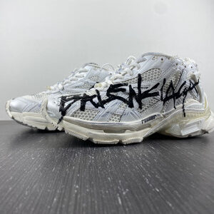 BLCG RUNNER SNEAKER 677402 W3RBQ 9010