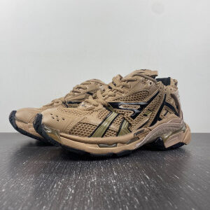 BLCG RUNNER SNEAKER 677403 W2RA5 0126