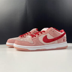Nike SB Dunk Low StrangeLove Skateboards (Regular Box)