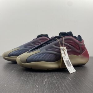 Adidas Yeezy 700 V3 Fade Carbon GW1814