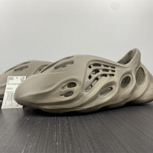 Adidas Yeezy Foam RNNR Stone Sage GX4472