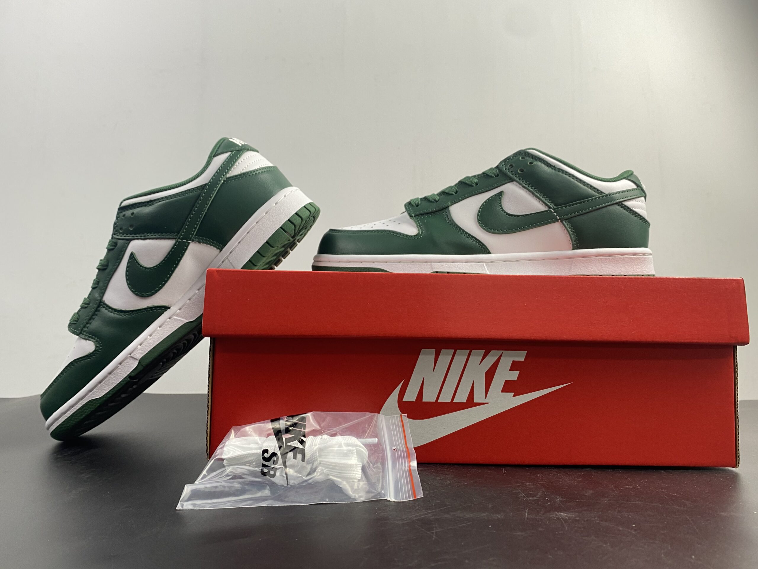 Nike Dunk Low Michigan State - Image 5