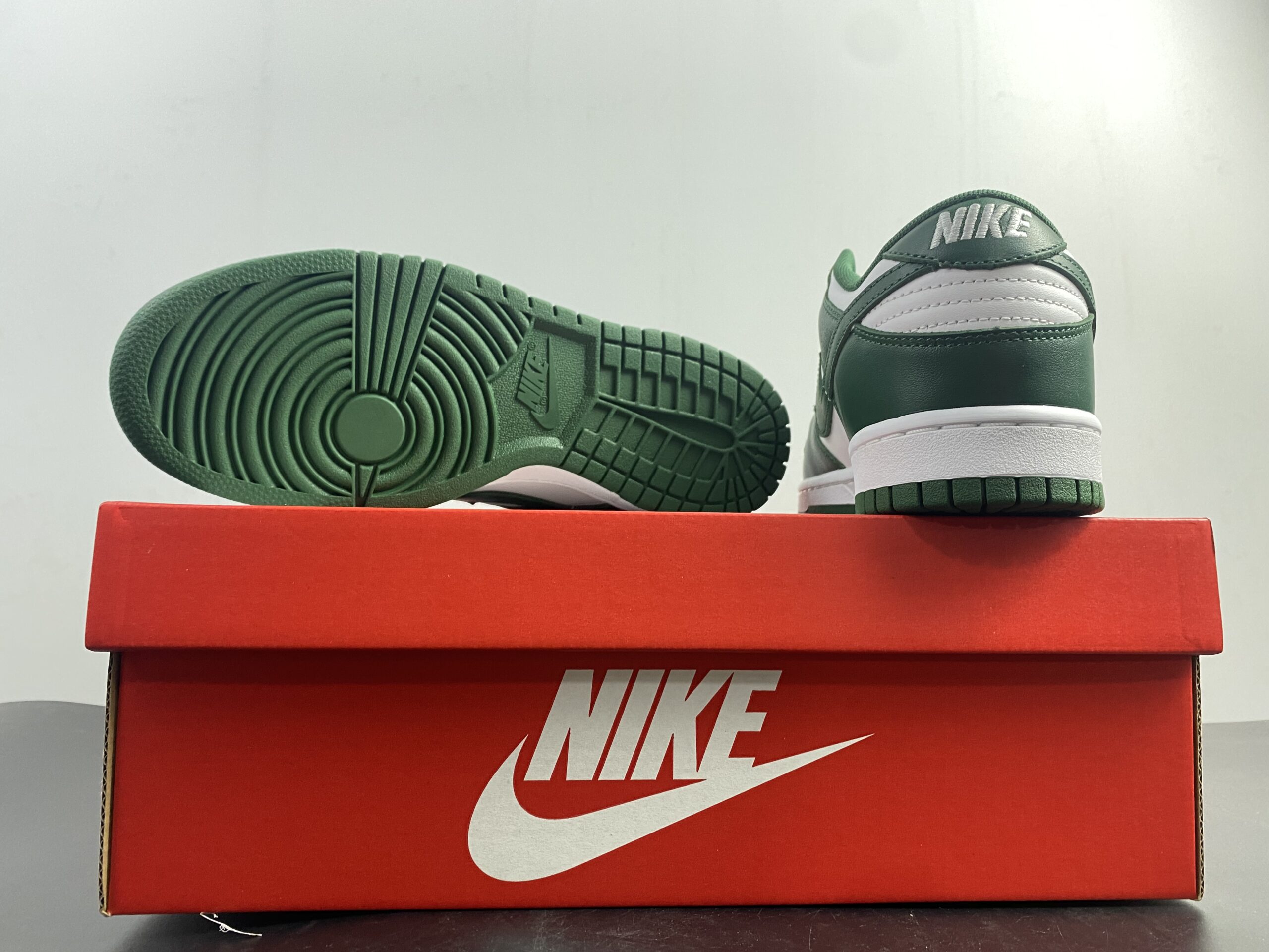 Nike Dunk Low Michigan State - Image 4
