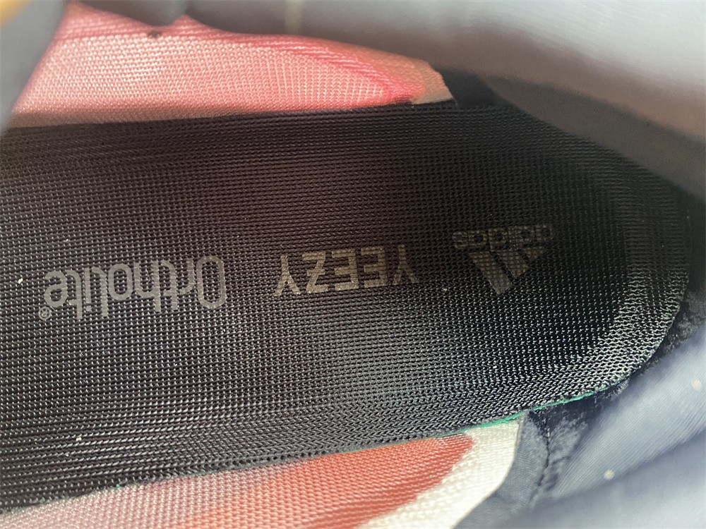 Adidas Yeezy 700 V3 Fade Carbon GW1814 - Image 5