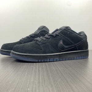 Nike Dunk Low SP Undefeated 5 On It Black DO9329-001