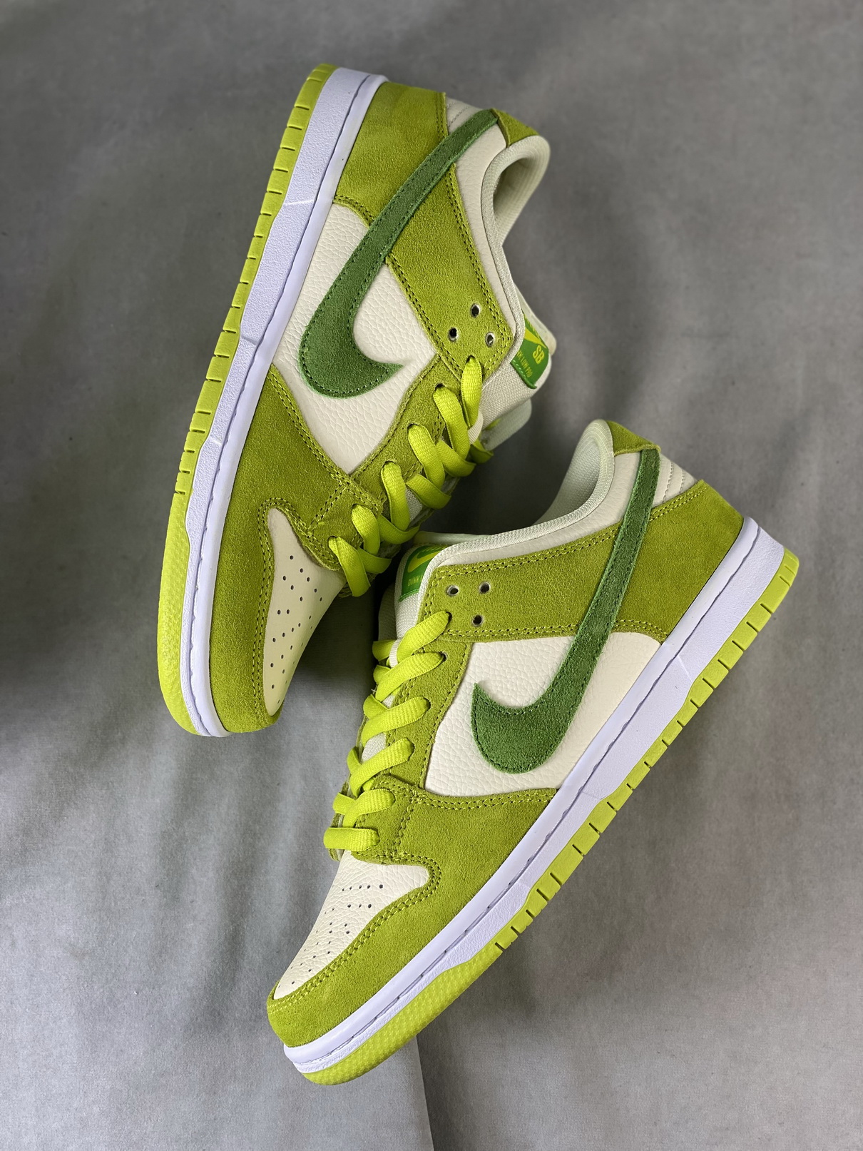Nike SB Dunk Low Green Apple - Image 6