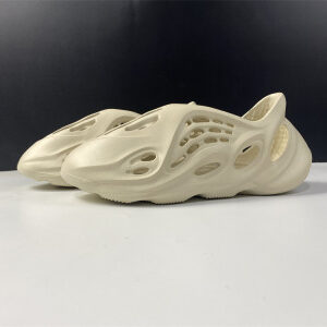 Adidas Yeezy Foam RNNR Sand FY4567