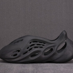Adidas Yeezy Foam RNNR Onyx HP8739
