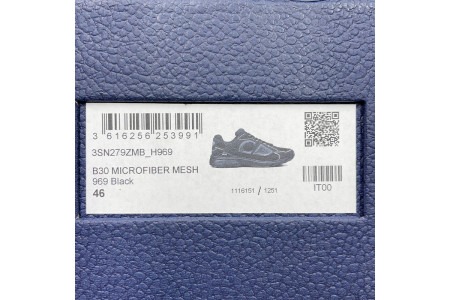 DR B30 Sneakers - Image 2