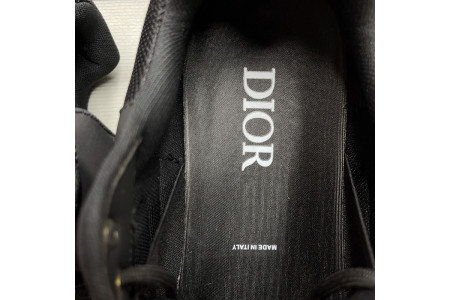 DR B30 Sneakers - Image 4