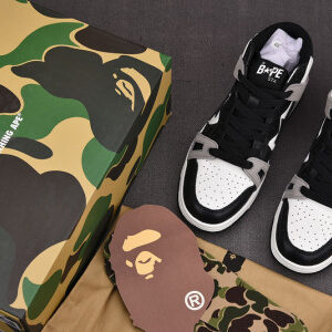 B*PE SNEAKER