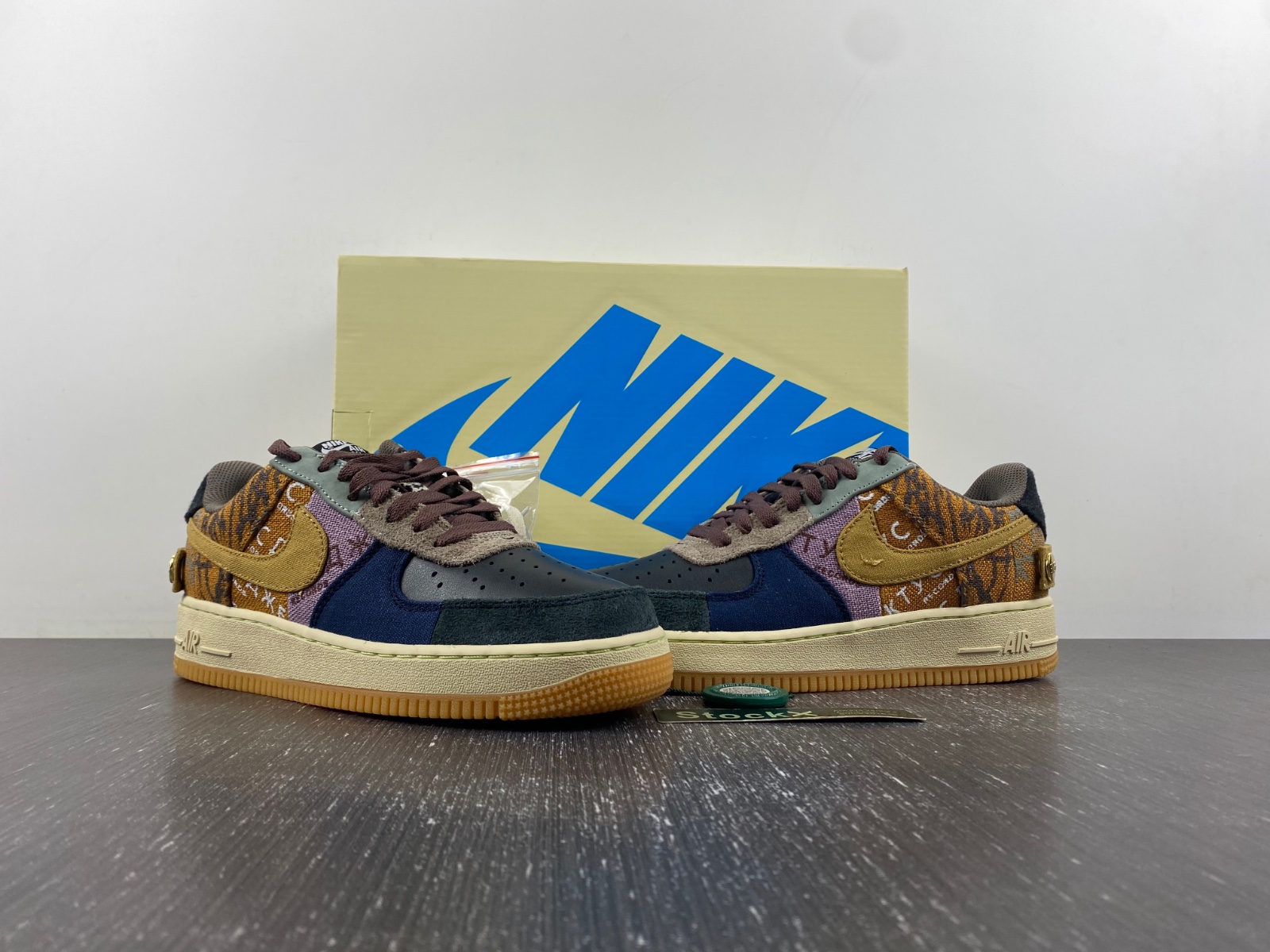 Nike Air Force 1 Low Travis Scott Cactus Jack - Image 4