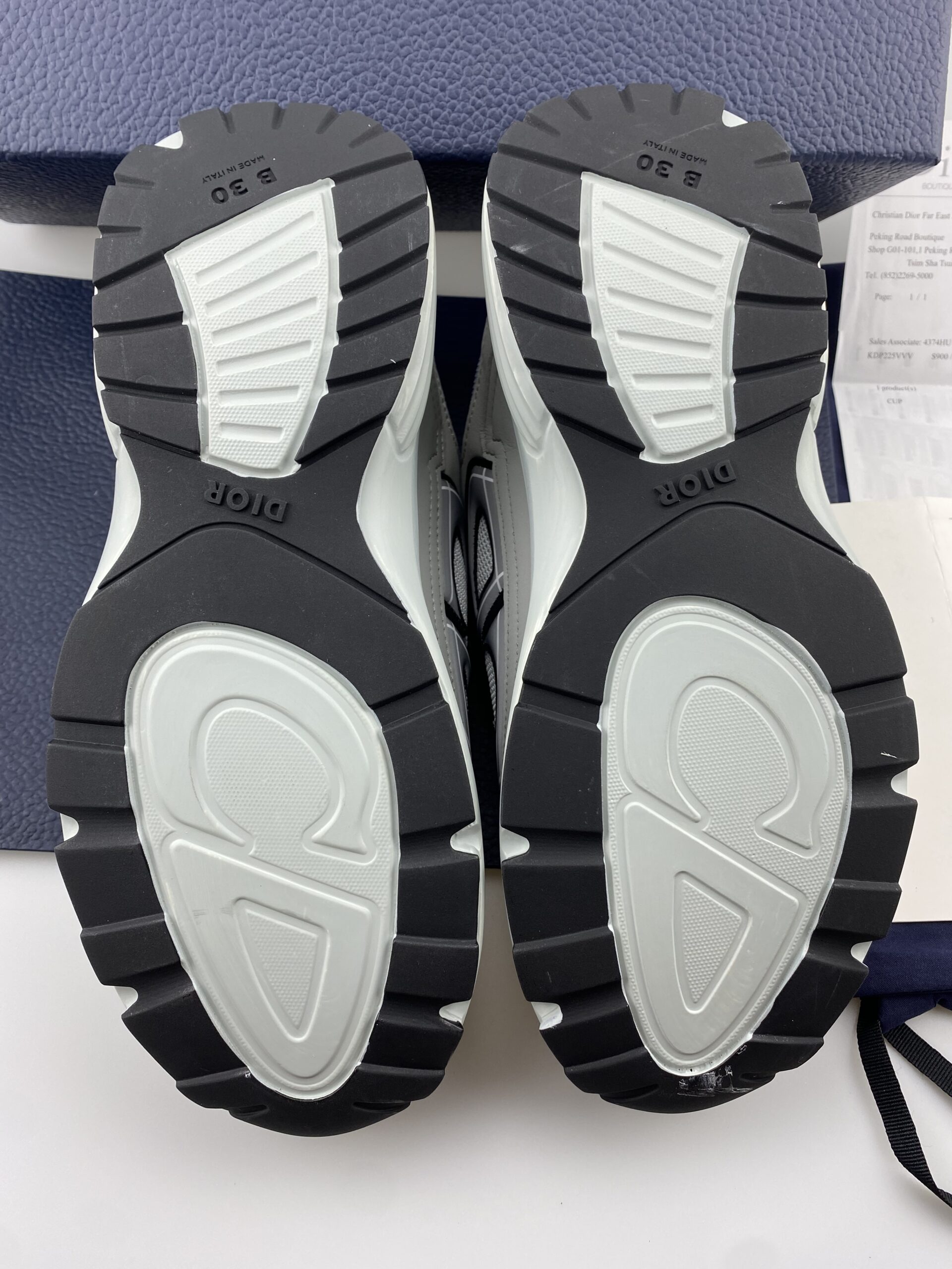 DR B30 Sneakers - Image 4