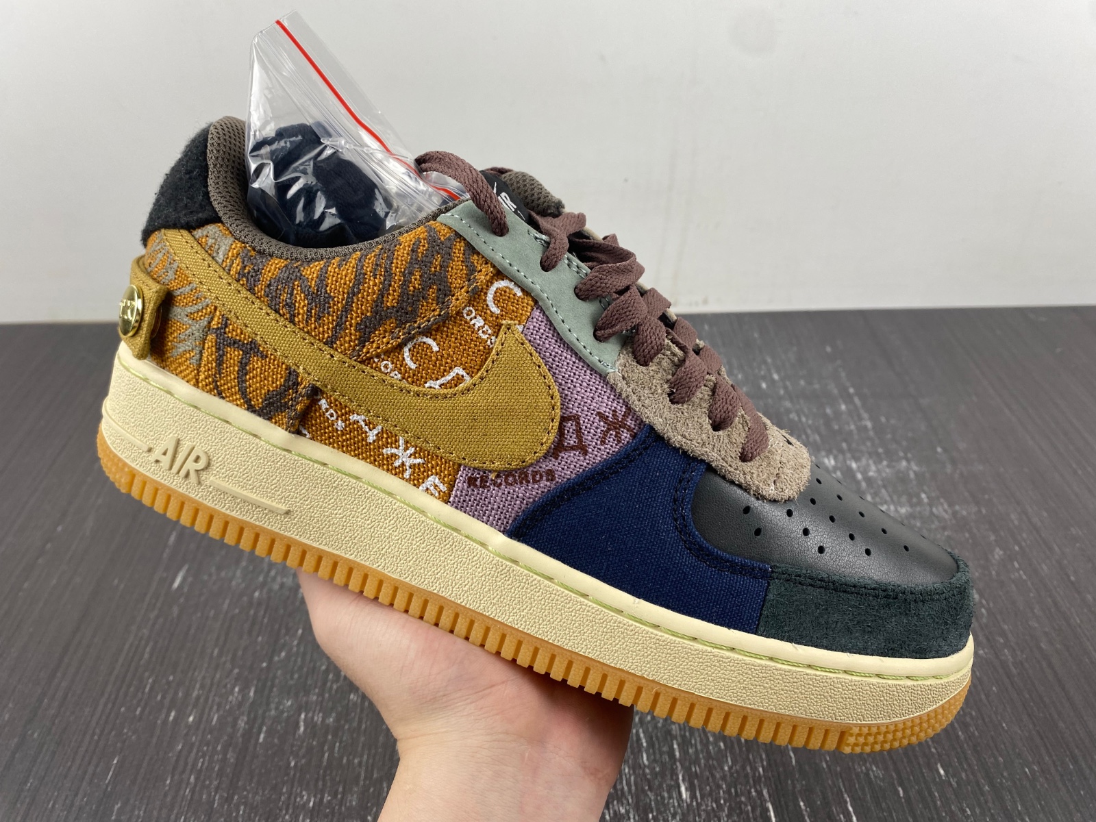 Nike Air Force 1 Low Travis Scott Cactus Jack - Image 6