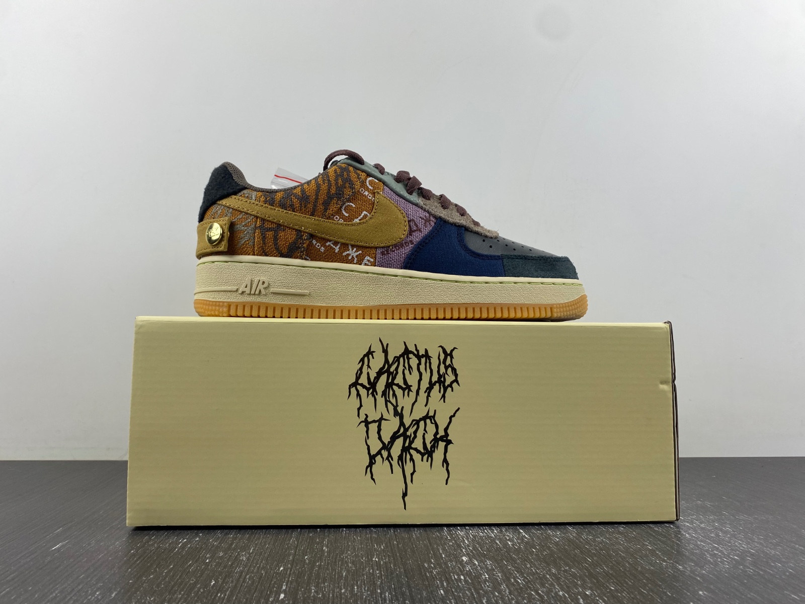 Nike Air Force 1 Low Travis Scott Cactus Jack - Image 18