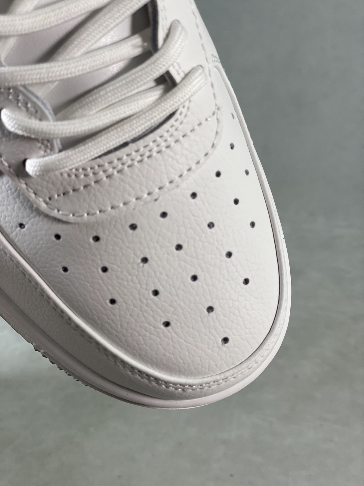 B*PE SNEAKER - Image 4