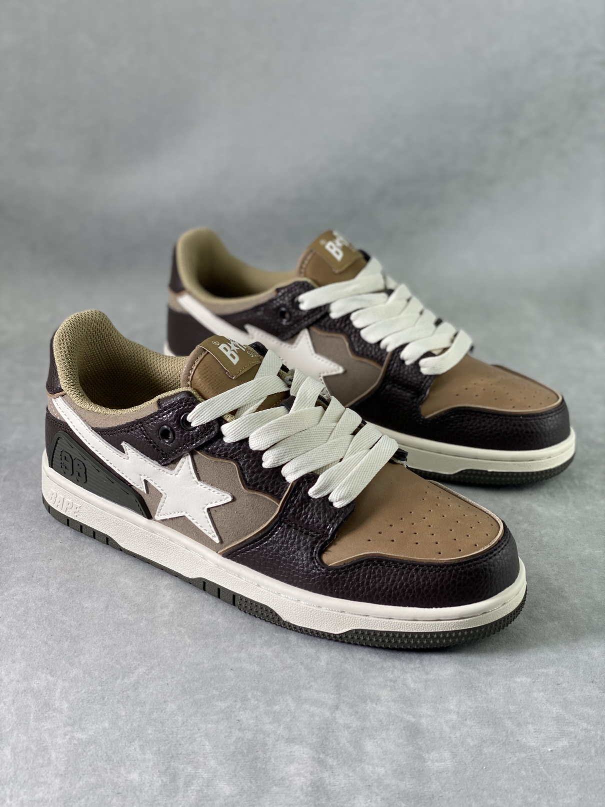 B*PE SNEAKER - Image 2