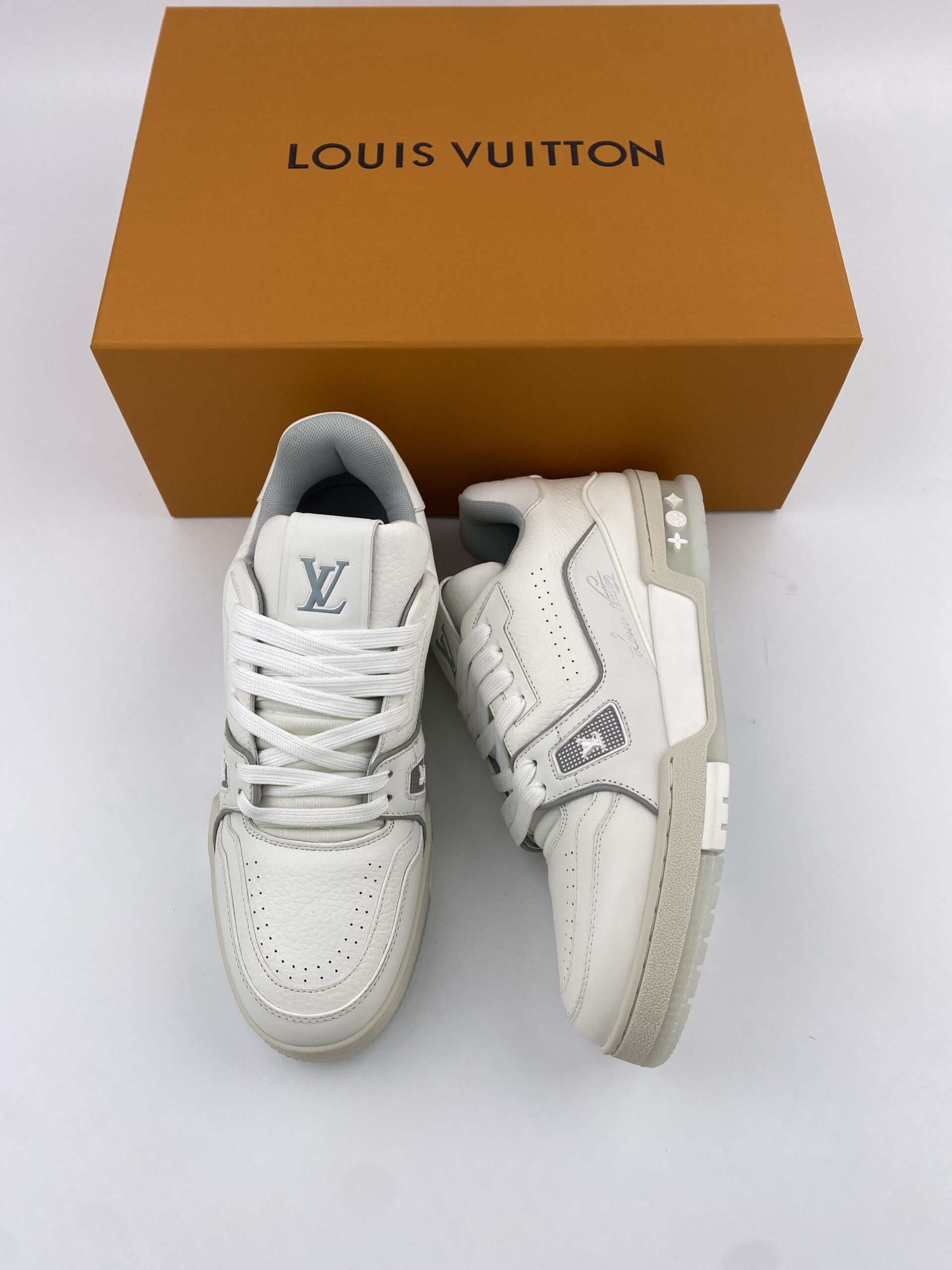 L** V* Trainer White