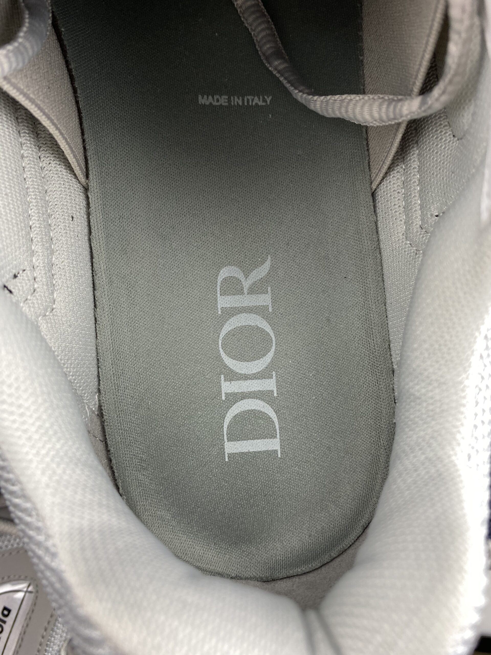 DR B30 Sneakers - Image 3