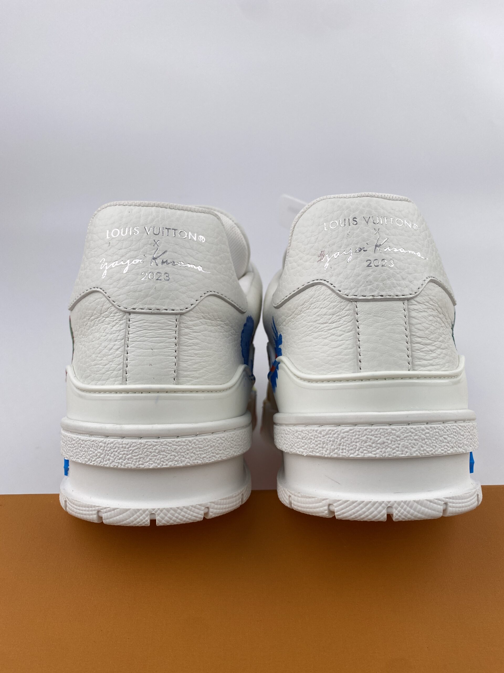 L** V* LV Yayoi Kusama Trainer White Print - Image 5