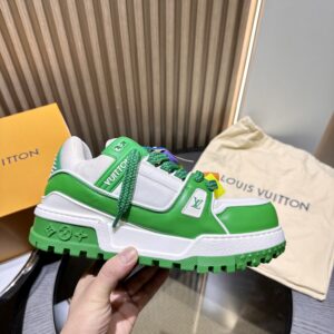 L** V* Trainer
