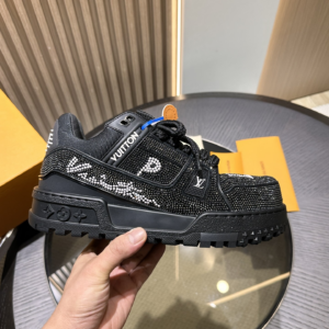 L** V* LV  Trainer