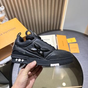 L** V* Skate