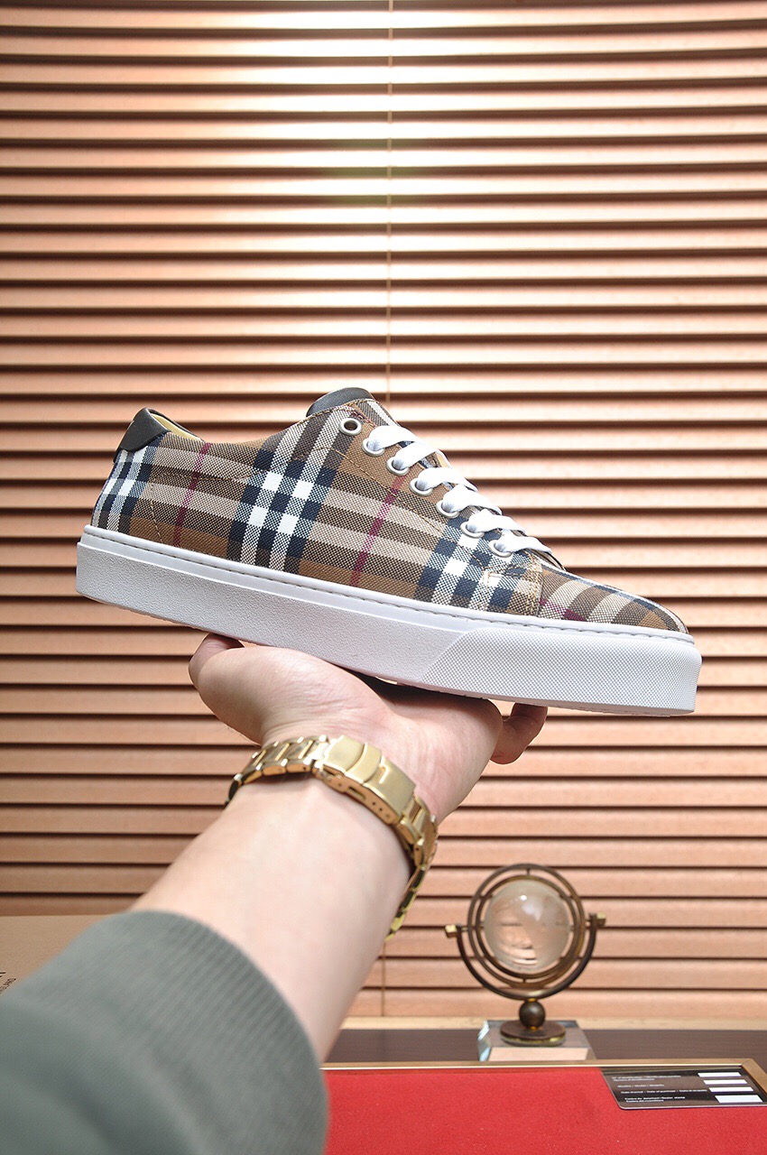 Burberry Logo