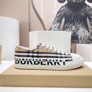 Burberry Logo Print Vintage Check