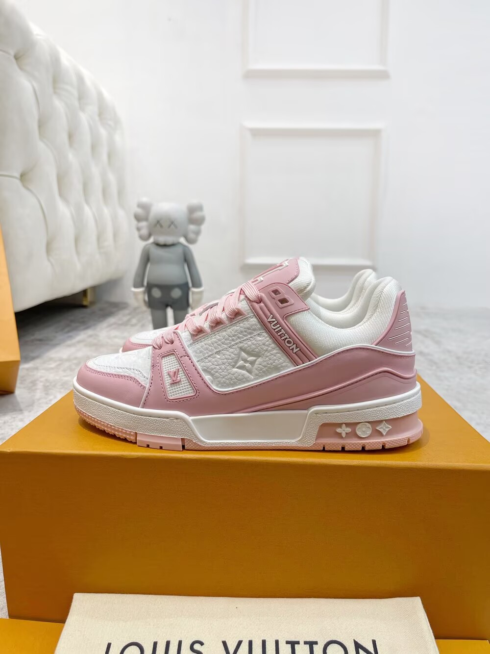 LOUIS V Trainer Rose Pink VL0231