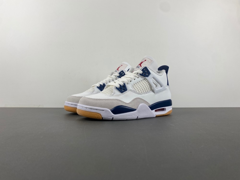 Nike SB x Air Jordan 4 “Navy” - Image 3